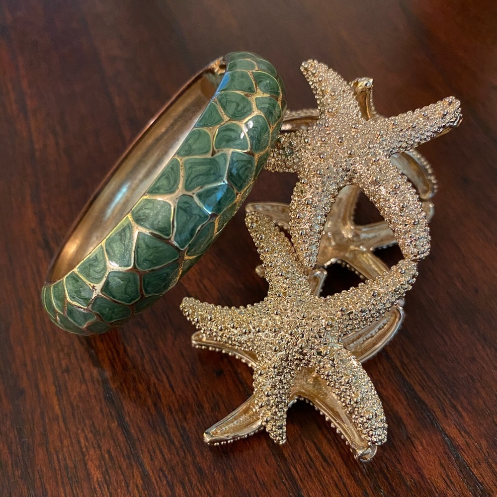 Gold Stretchy Starfish and Green Bangle Set